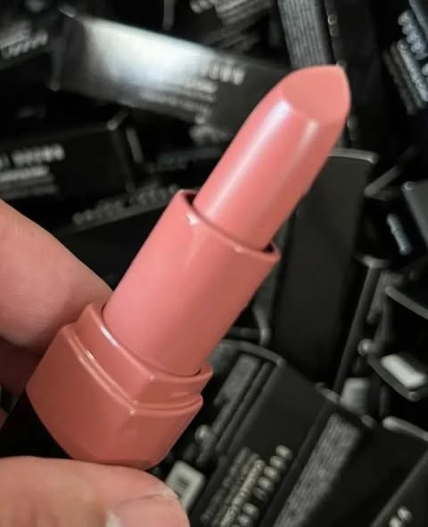 High End Cosmetics pallets High End Cosmetics pallets